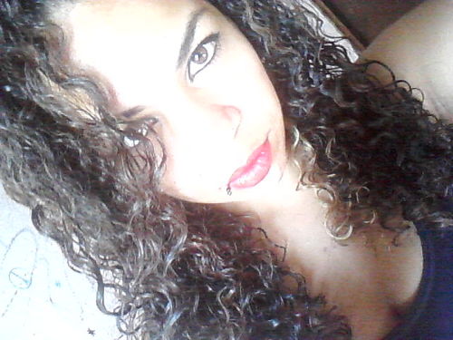 Virginiana, 17 anos.ROCK, chocolate, Schweppes,calor,SKATE, tattoo, piercing,animes, gatos, =^-^=