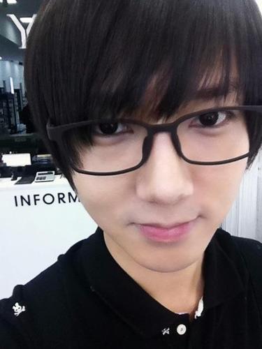 예성 ! VERIFIED RolePlayer of Yesung SJ from @SM_Roleplayer | Part of @SuperParodyor B) | 84 lines | Selalu Kece disetiap saat (?)