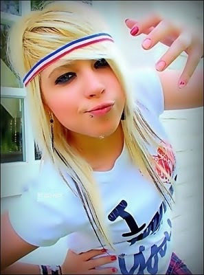 aqui eu posto diversas frases, divulgo suas frases e tambem indico.é só pedir segue ae (: #dona @FaniH_P (: