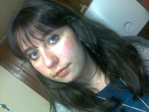Laurie, 16ans, Française. Follow me, and I Follow back! Life is a joke. -