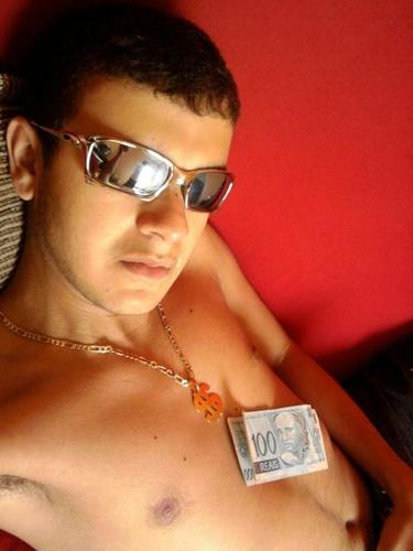M.A da @distaqky_ro tee amo/Nem pior nem melhor apenas diferente !!