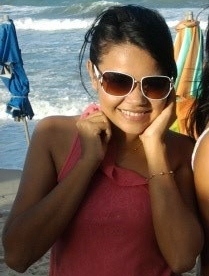 . Sou complexa, sou mistura, e vice-versa...Não me doo pela metade, não sou tua meio amiga nem teu quase amor. Ou sou tudo ou sou nada...