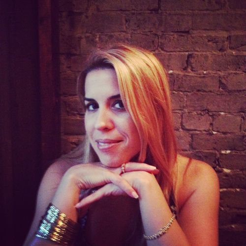 EnPointeCoach's profile picture. Personal Leadership & Wellbeing Coach @FIULifeWellLED.Proud mom of 2, loving wife 2 @scubanation, & lifelong dancer.