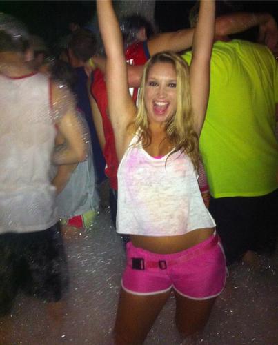 Showing how the real Cola town gets down! Email us your pics at colatowngetdown@aol.com, tweet us or message us. Go Cocks!