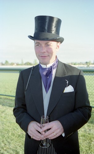 I am available for all English aristocratic, cockney and camp voice overs!