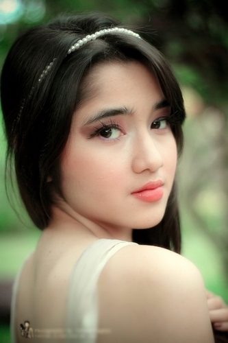 I'm a simple's capricorn. Love my pretty idol so much. yeah! that's @tiranids :) Tirani Charming Dwitasari ♥