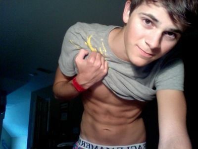 A Boy 19 Years Old That Searching For True Love.
