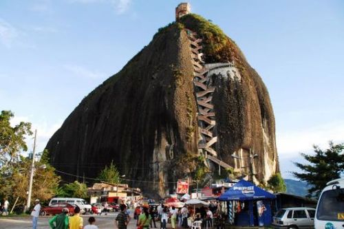 Tours Guatape es una empresa lider desde hace 10 años en direccion de tours a Guatape. 
CONTACTOS:  Tel fijo 6045613 Whatsapp +573137809338