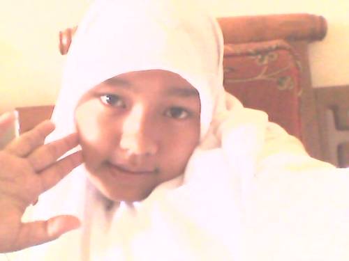 nama : anggi angriani
ttl : 27 maret 1998