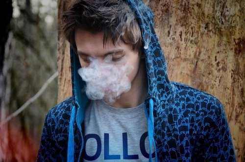 Dono do @_UltimoSuspiro. Seguem este, o outro foi rackeado. ;@