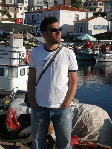 Kargalar sürüyle, Kartallar yalnız uçar.