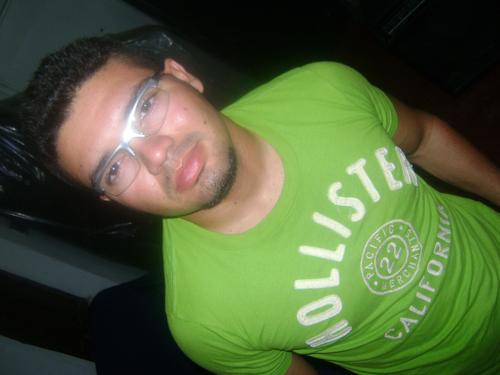 ``Um anjo quente, um diabo legal, o que vc acha de uma fanfasia``