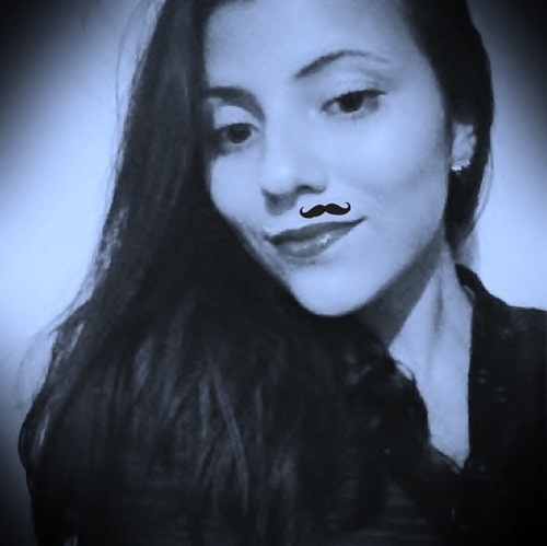 fake da linda @samiracordeiro 
 http://t.co/inDls8L9uz