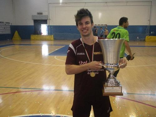 Jogador de futsal.