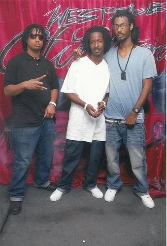 i do it for my three kidz....no dat str8 up#follow me on ig @reeseydinero