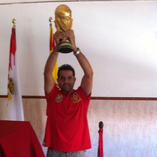 Raphyk78's profile picture. Aquello que no nos mata nos hace más fuertes...