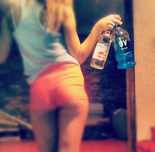 IndecentGrlPrbz's profile picture. I kinda just say whatever the hell I want. only fools judge.