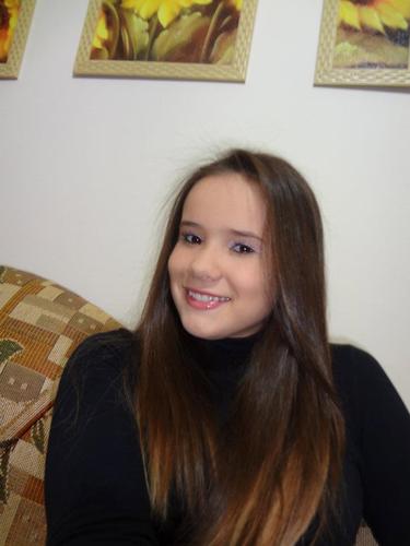 Juuh,15,música, católica, vida, amor, brigadeiro, carinhosa, brincalhona, ama ficar ao lado dos amigos, nao troca amigos por nada... -Ruuunn...  :(