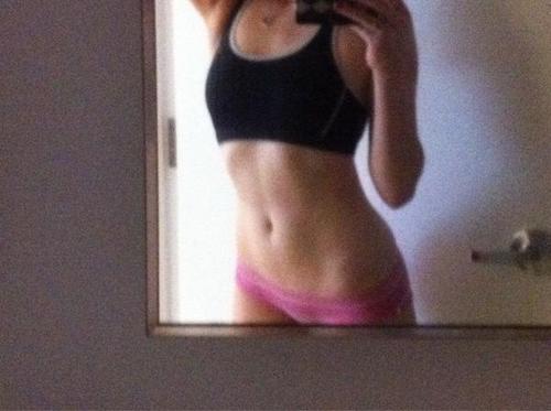 Being, feeling, staying thin.
5'6  HW: 134  CW: 119  GW: 115  UGW: 110
Avi is me! xoxo