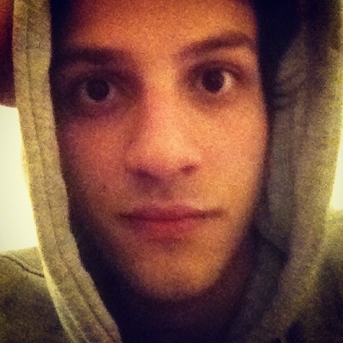 Acordo e às vezes eu nem penso
nessa vida estranha nesse mundo imenso ♫ 
Dindinha: @We_LoveRebeldes  *29/01