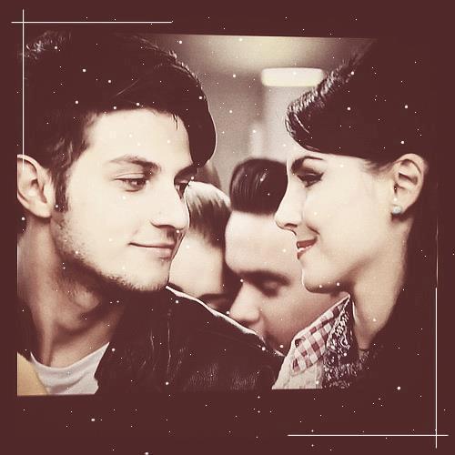 Não tem como explicar o amor que eu sinto por vocês @ChayLeao e @melfronckowiak. Amo vocês 
Since: 15/09/12