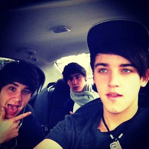 free follow!! Go and follow @JanoskianGirls5 :)