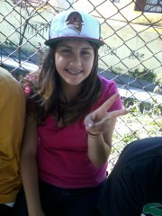 o meu jeito de ser as vezes
incomoda os outros. .
mas eu nao ligo ;)
sou o qê sou.
qem nao estiver feliz qê se mate ((y ♥