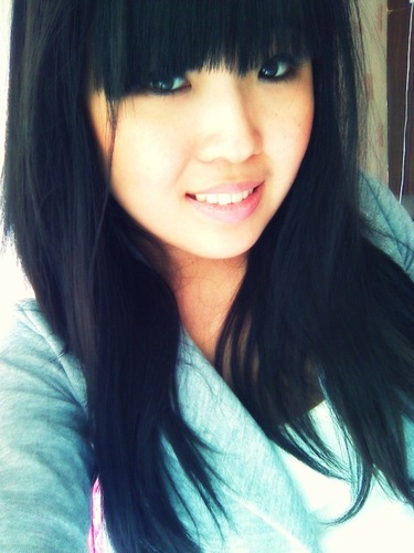 Учусь в медицинском университете) мечтаю поехать в Корею)
I study at medical university) I dream to go to Korea)