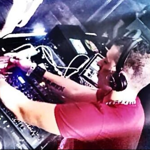 pindj's profile picture. Dj residente de club 32!!! https://t.co/jjWBE8k3Fg