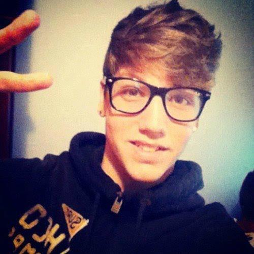 Na(mõ)rado da @PlinxesaGoida_ sz / Um plinxipe apaixonado/goido/vadio/safado/pollo/slipknot/skate/Corinthians ♥/ Surf/ Free Step/ Esposa perfeita @ddlovato s2