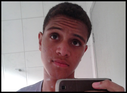 Bruno , 15 anos , Futebol , Spfc sempre , Amigos , Amo a Vida .. Follow - Me  ?