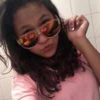 ;§ irritante , dramatica ,louca , chata , groça nos momento certos , desligada , ciumenta ;*