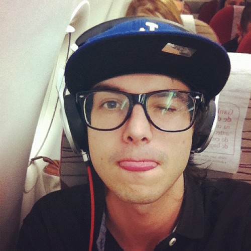 Um mundo em que vive 1 milhão de pessoas com um amor incondicional por um garoto que sonha em ser um rockstar. Since: 16.09.2012