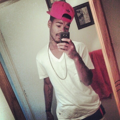 2bitchesss_'s profile picture. 