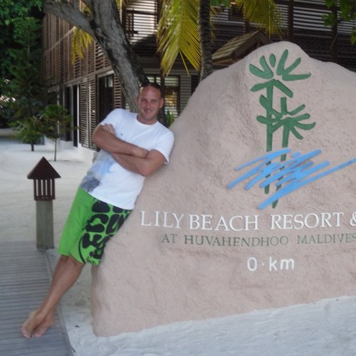 simonf82's profile picture. 