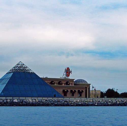 HardRockQ8's profile picture. مـع هـــــارد روك قروب . . مش حتئدر تغـمض عيـنيك♥ follow me in my porsnal account @dorrahalbusairi ♡