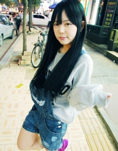 [92.7.29]안녕하세욧 얼짱에 홍영기봇입니다~! 저는 유저님한테 허락받은 계정이고요! 싱크못해도 잘 지켜돠주세요오오 글 구수동200%이에요!/사적적인질문(x)/영기언니가 아니에요~Im not real younggi~/