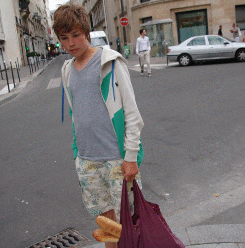Tom, lomp en famous.