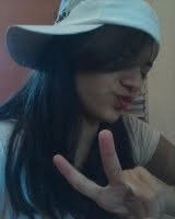 canceriana, linda , estudiosa e odiada pela recalcadas , eeu sou assim , eeu assim, apaixonada , amada , quero sempre alguem do meu lado  (;