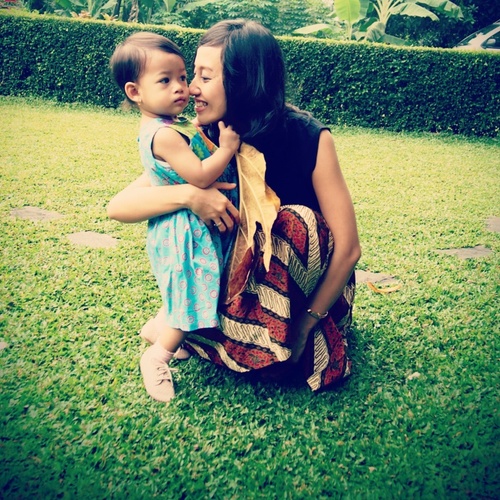 Loving my hectic life as a greenpreneur| owner of warung kebunku&rumah sehat intiyana| passionate about healthy food & lifestyle| cek out http://t.co/JbjflfiEyf