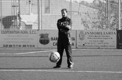 Entrenador autodidacta, aspirante a buena persona y perfeccionista con defectos. 
Entrenador N3 ⚽ Murcia.