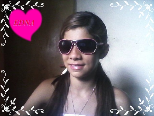 tenho 13 anos gosto de farar todos os dias siguino gemeos ? __sou muito fareira__ sou atrevida e demais ??/