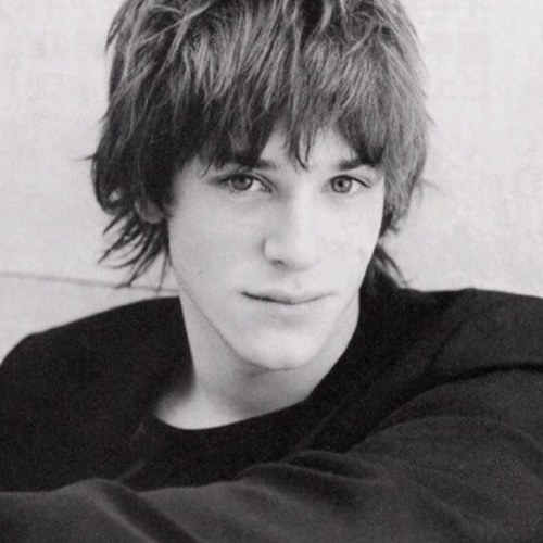 AlexMeccer's profile picture. I like to draw, sometimes forget, then, is what I'm thinking of flying to the sun the moment.