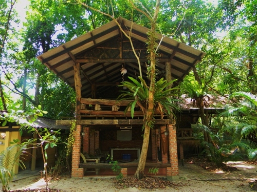 Koh Rah is a Thai island that is home to a primordial forest surrounded by the blue Andaman. For preservation, for living with nature, for love.  Visit Koh Ra.