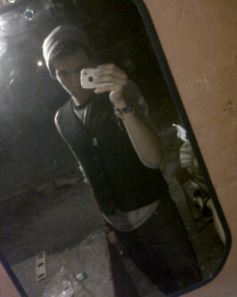 Se tu mismo..
Original..
Lo hermoso de mi vida..
Q cada dia aprendo mas y mas..
Tanto de mi.. Como de los demas..
#Pain
