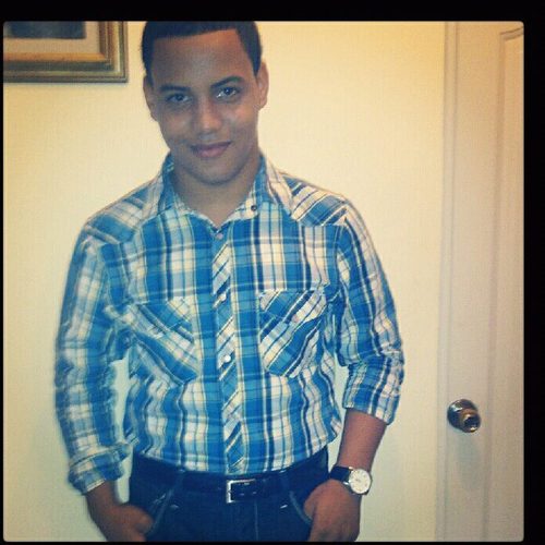 Soy un chico Responsable,inteligente,chistoso y amigable!! F0llow m3