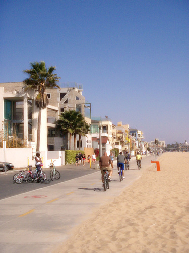 beach girl, like madonna, fashion, working out and clubbing. Follow me and I will follow you #teamfollowback