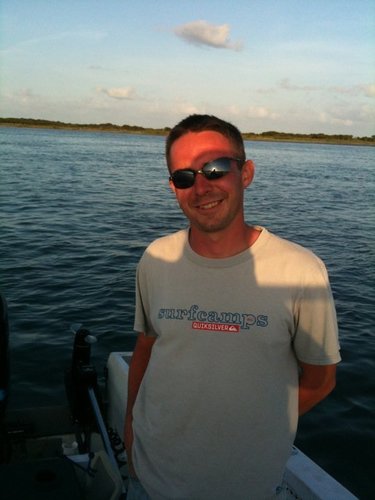 I'm 29,from E. Shore,Maryland. I love the weather,sports(golf,steelers,orioles,celtics,penquins). Passions are history,boats,edc's,music,photos,cars,learning.