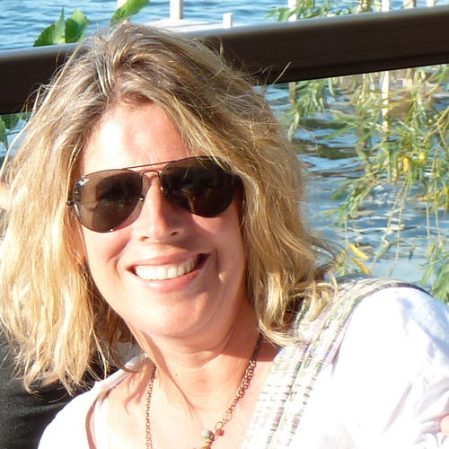 Weaver of words. Spinner of visions. Waver of hands (leading to lots of spilled beverages). Lover of serendipity & life.