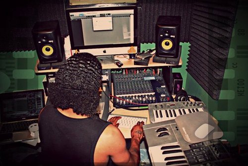 NEED BEATS FOR YOUR NEXT PROJECT Click the link Stream & Download http://t.co/rhr9k3qmLI
